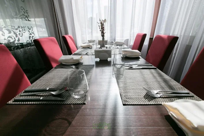 Фото №3 зала Ресторан four