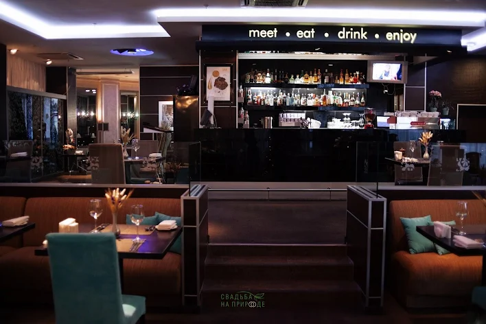 Фото №4 зала Ресторан four