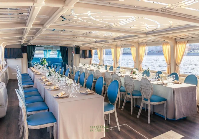 Фото №4 зала Палуба