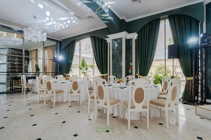 Фото №1 зала Ресторан «Эмеральд» 