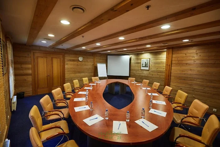 Фото №1 зала Комната для переговоров «Волна» 