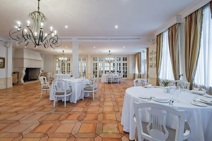 Фото №4 зала Зал «Дача Брассери» 