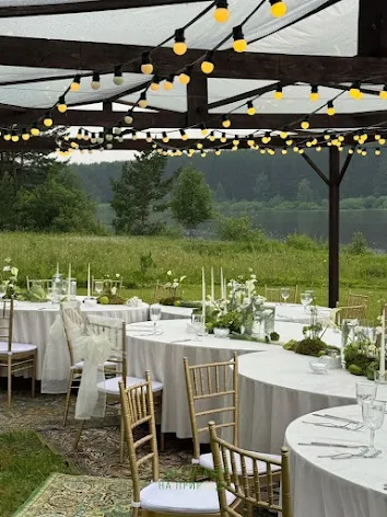 Фото №1 зала Беседка на берегу реки