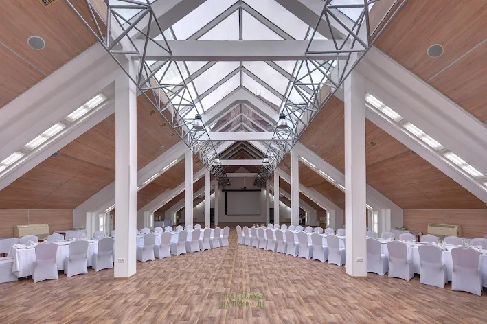 Фото №3 зала Зал «Парламент» 