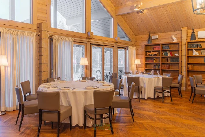 Фото №1 зала Библиотека