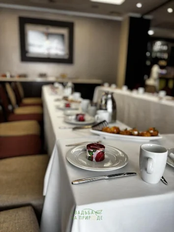 Фото №1 зала Частная обеденная зона «Малахит» 