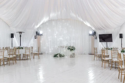 шатер для свадьбы в «Зимёнки Парк» 