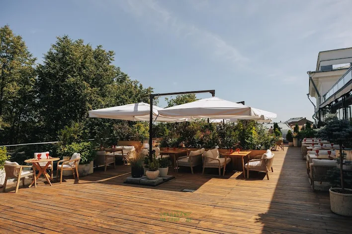 Фото №2 зала Летняя веранда