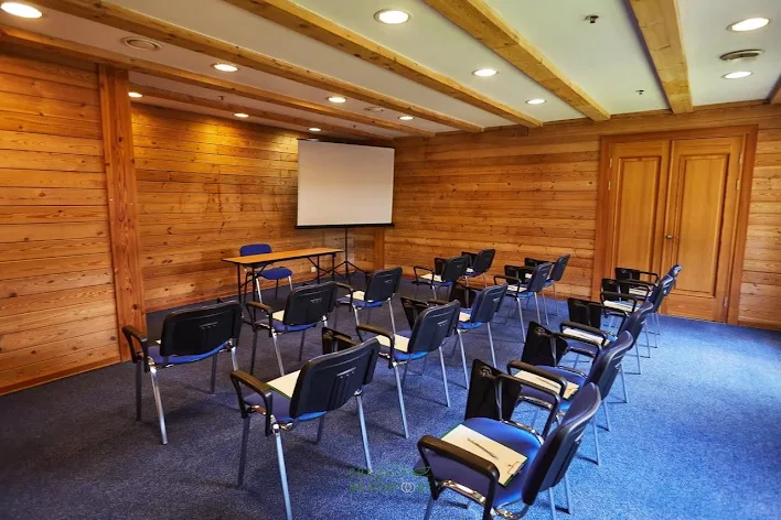 Фото №2 зала Комната для переговоров «Бриз» 