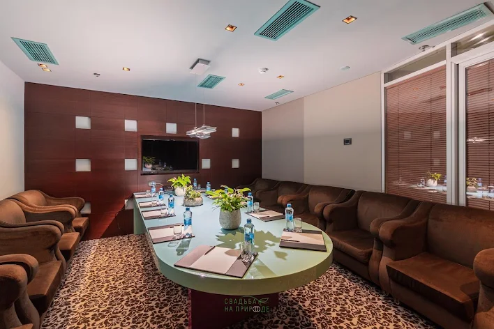 Фото №1 зала Переговорная комната «Office 99» 