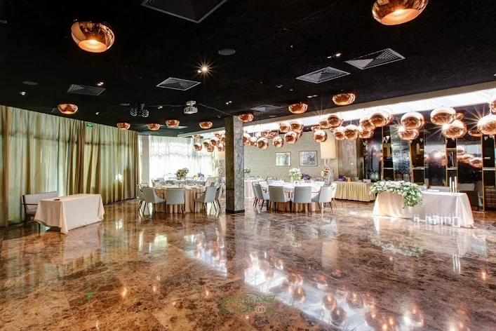 Фото №2 зала Ресторан meat&more