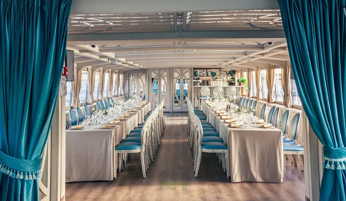 Фото №2 зала Палуба