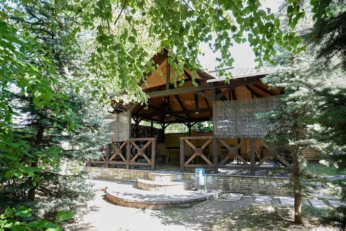 Фото №1 зала Уличная беседка