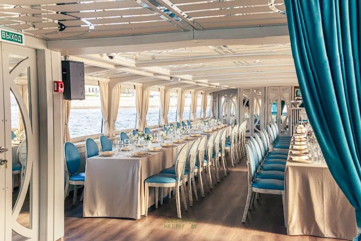 Фото №3 зала Палуба