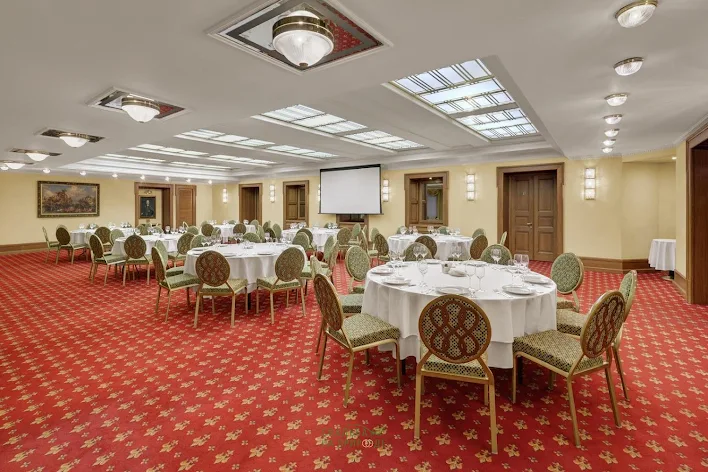 Фото №1 зала Зал «Петровский» 