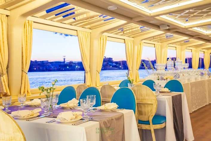 Фото №1 зала Палуба