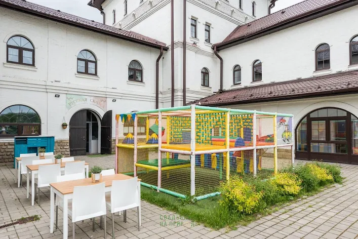 Фото №4 зала Семейное кафе «Русская сказка» 