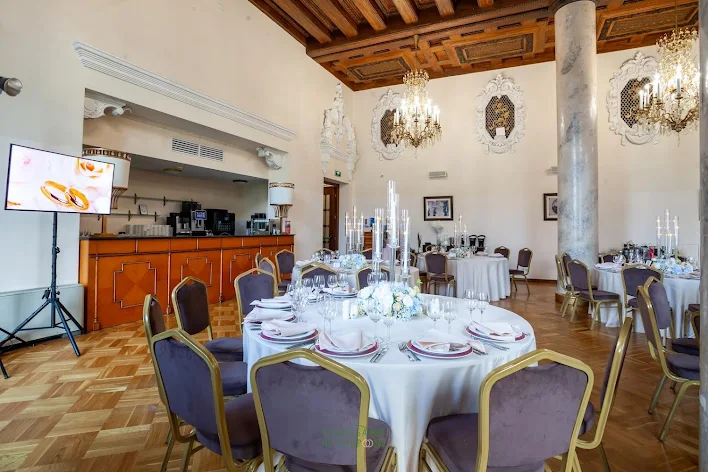 Фото №2 зала Ресторан «Джанус» 