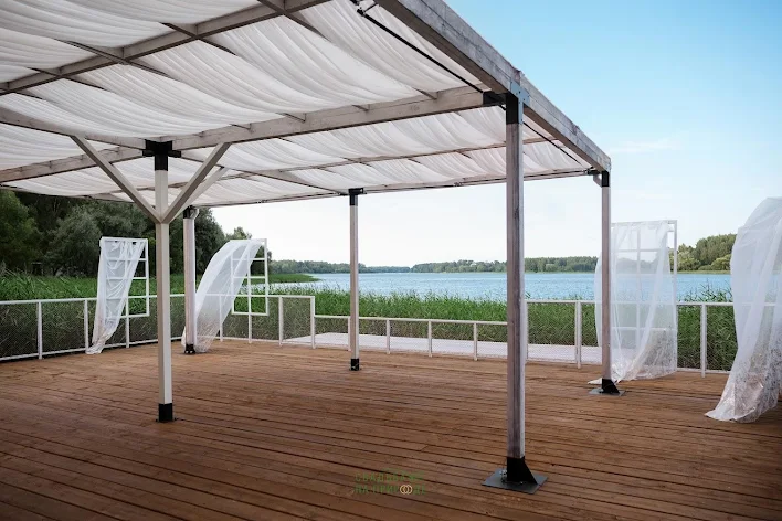 Фото №2 зала Веранда на воде