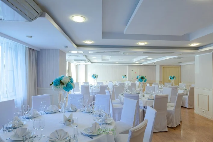 Фото №3 зала Ресторан