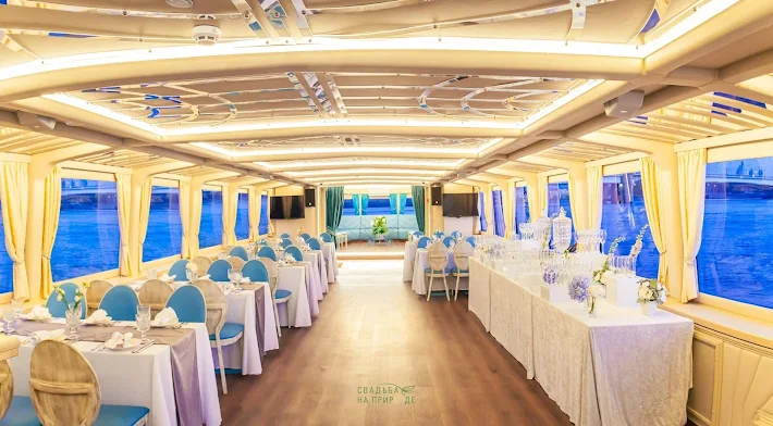 Фото №4 зала Палуба