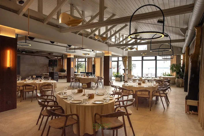 Фото №3 зала Ресторан