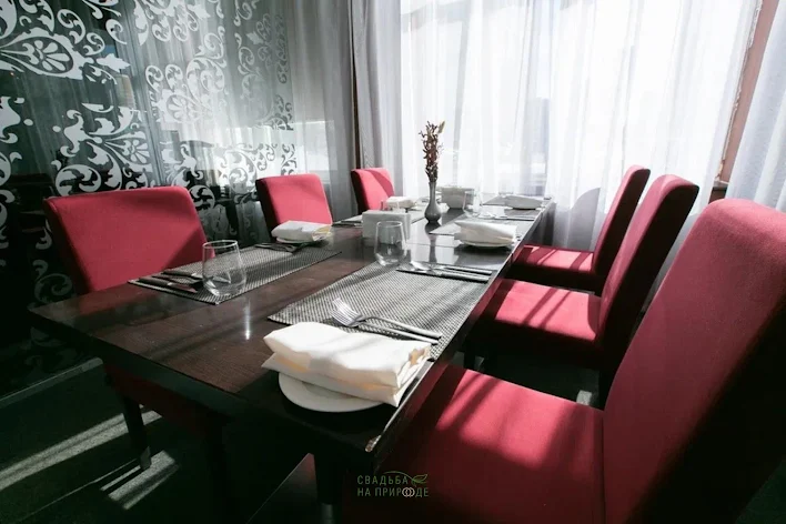 Фото №2 зала Ресторан four