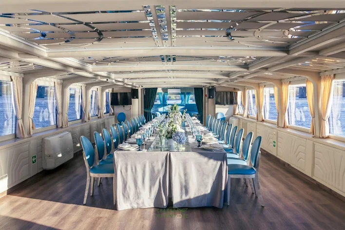 Фото №1 зала Палуба