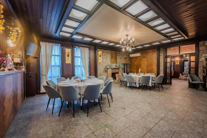 Фото №2 зала Зал с камином