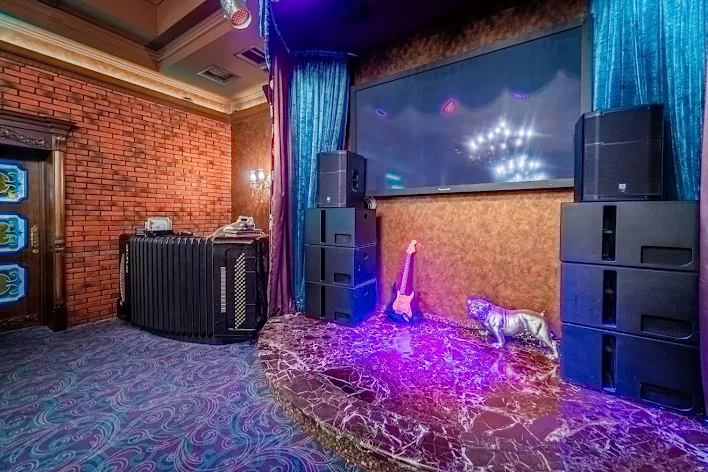 Фото №4 зала Караоке-бар «Кураж» 