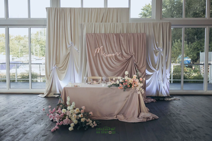 Фото №1 зала Стеклянная веранда