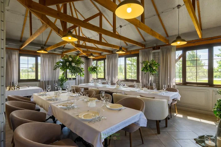 Фото №4 зала Ресторан у озера