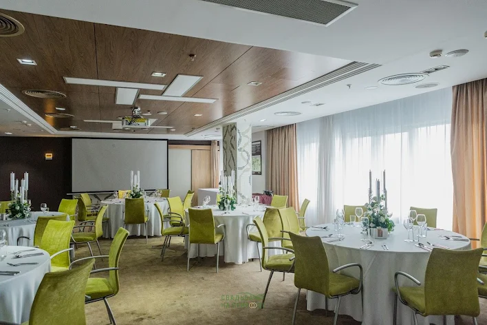 Фото №4 зала Зал «Урал» 